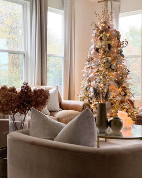 Árvore Queen Flock com Neve e 800 LEDs Quentes