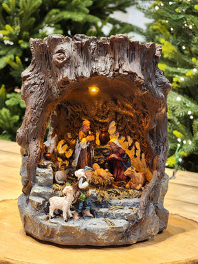PRESÉPIO NA PEDRA COM LUZ CENÁRIO VILA NATALINA